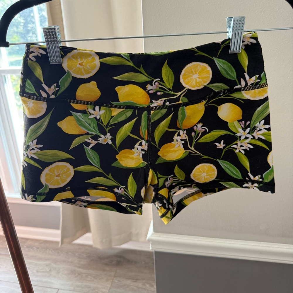 SAVAGE BARBELL Lemon Shorts